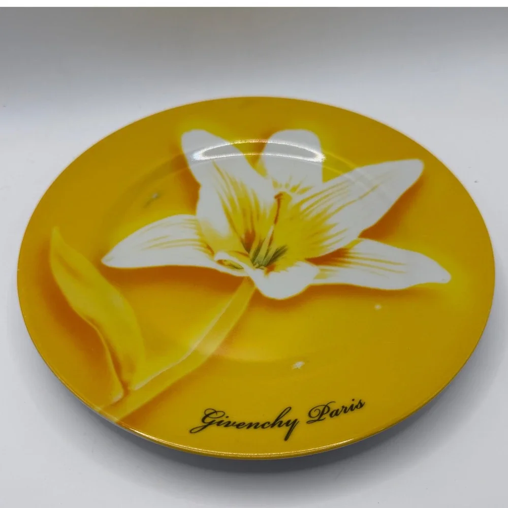 Givenchy Paris‎ Designer Yellow Floral Lily Porcelain Plate Round Dish
